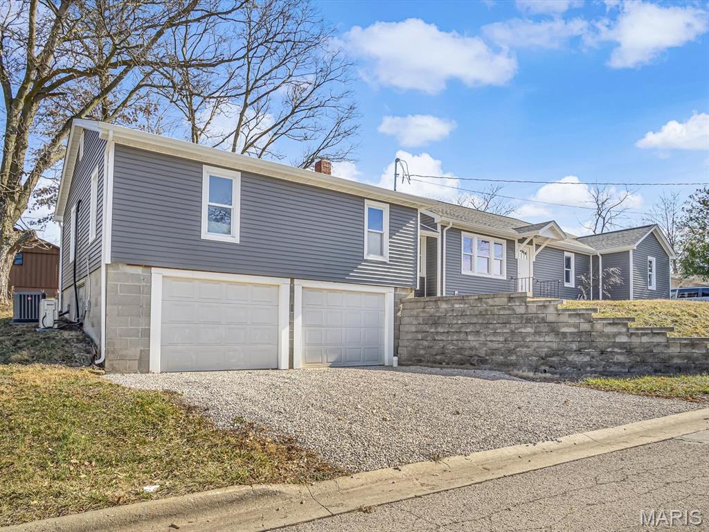 314 North Church Street Waterloo, IL 62298 - Photo 2 of 27