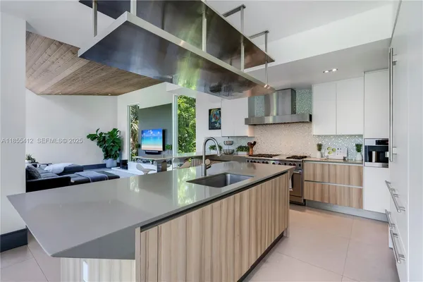 $8,300,000 | 545 Sabal Palm Drive, Key Biscayne, FL 33149