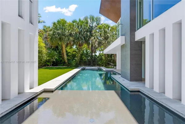 $8,300,000 | 545 Sabal Palm Drive, Key Biscayne, FL 33149