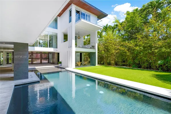 $8,300,000 | 545 Sabal Palm Drive, Key Biscayne, FL 33149