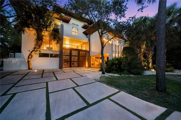 $8,300,000 | 545 Sabal Palm Drive, Key Biscayne, FL 33149
