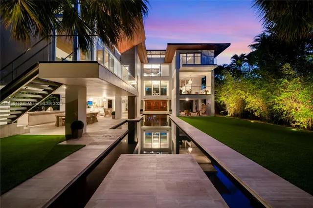 $8,600,000 | 545 Sabal Palm Drive, Key Biscayne, FL 33149