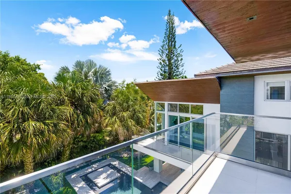 $8,300,000 | 545 Sabal Palm Drive, Key Biscayne, FL 33149