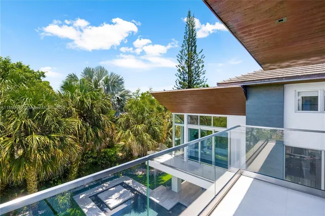 $8,600,000 | 545 Sabal Palm Drive, Key Biscayne, FL 33149