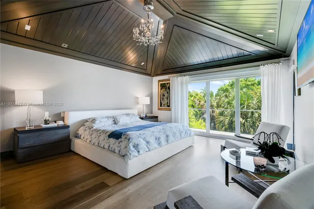 $8,600,000 | 545 Sabal Palm Drive, Key Biscayne, FL 33149