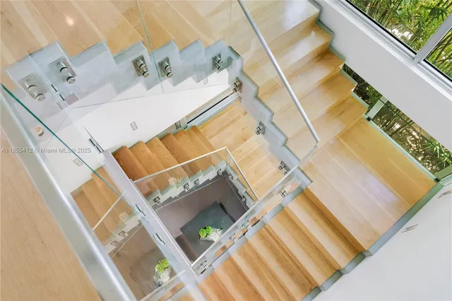 $8,600,000 | 545 Sabal Palm Drive, Key Biscayne, FL 33149