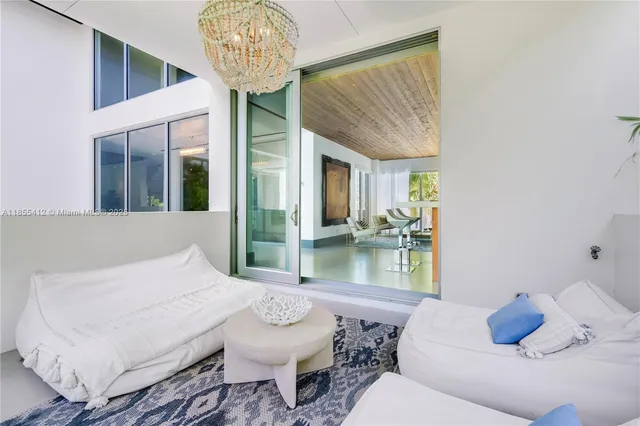 $8,600,000 | 545 Sabal Palm Drive, Key Biscayne, FL 33149