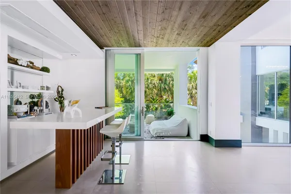 $8,300,000 | 545 Sabal Palm Drive, Key Biscayne, FL 33149