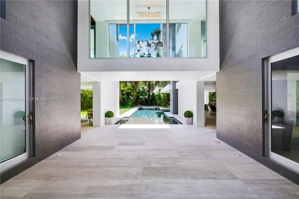 $8,300,000 | 545 Sabal Palm Drive, Key Biscayne, FL 33149