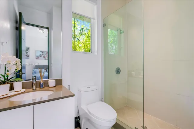 $8,600,000 | 545 Sabal Palm Drive, Key Biscayne, FL 33149