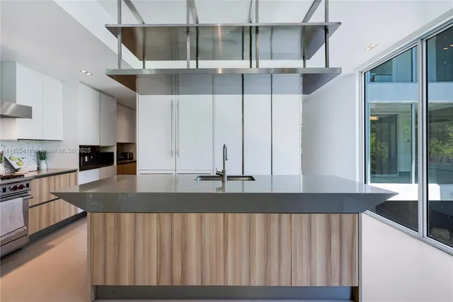 $8,600,000 | 545 Sabal Palm Drive, Key Biscayne, FL 33149