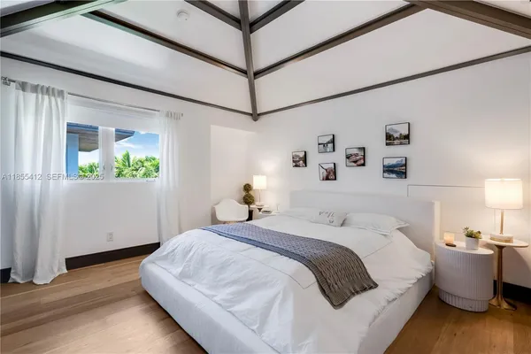 $8,300,000 | 545 Sabal Palm Drive, Key Biscayne, FL 33149