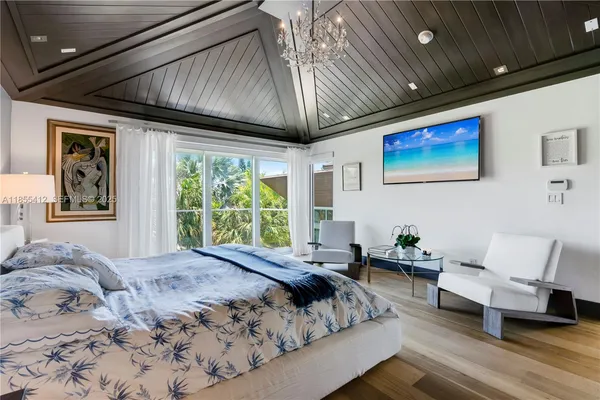 $8,300,000 | 545 Sabal Palm Drive, Key Biscayne, FL 33149