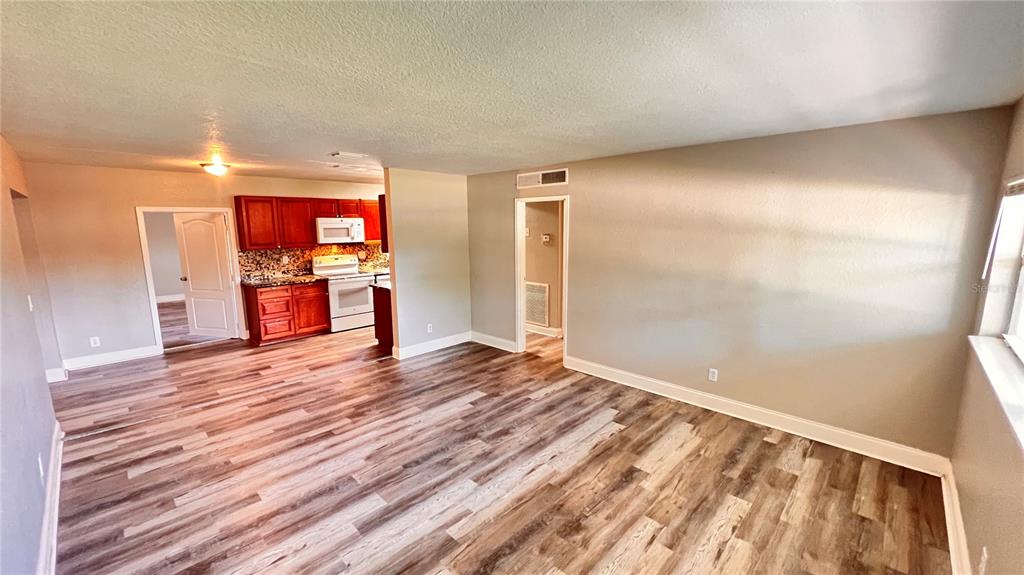 116 Alhambra Avenue Altamonte Springs, FL 32714 - Photo 3 of 32