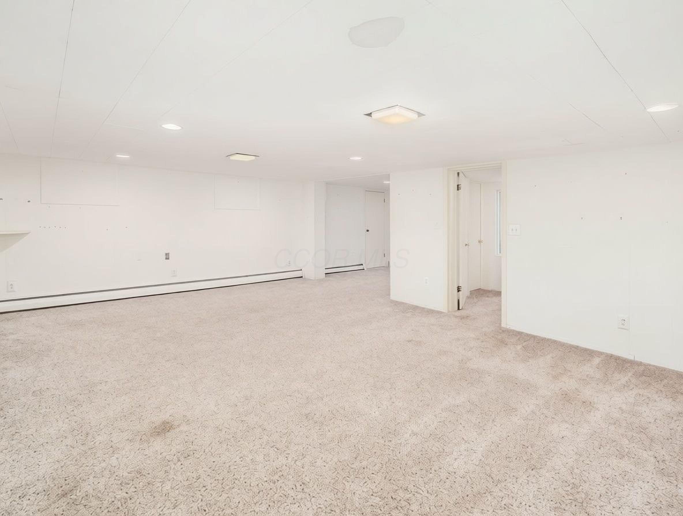 4393 Donington Road Columbus, OH 43220 - Photo 39 of 54 122_Donington Road16_24_22 32