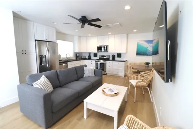 $7,000 | 215 32nd Street, Unit A, Newport Beach, CA 92663