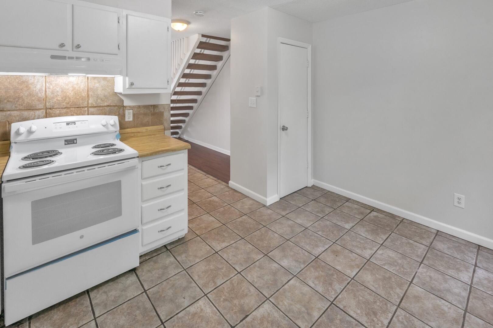 1212 Boonehill Road, Unit AD Summerville, SC 29483 - Photo 5 of 13 1749903604417_IMG_7339