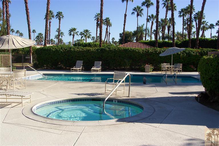 66 La Ronda Drive Rancho Mirage, CA 92270 - Photo 6 of 8