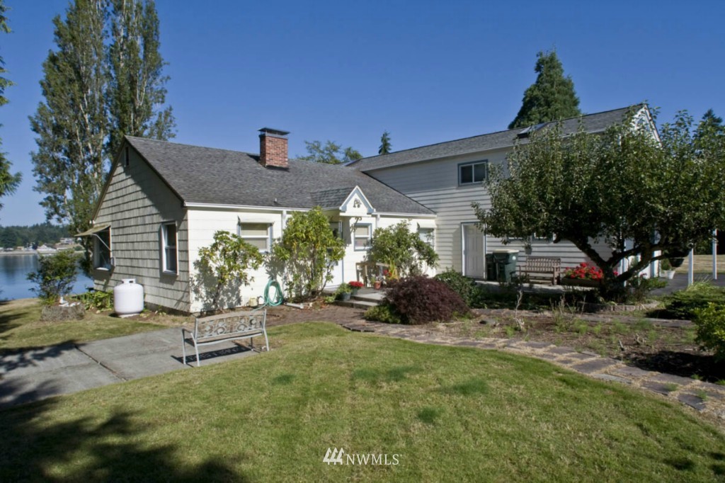 7729 Cooper Point Road Northwest Olympia, WA 98502 - Photo 5 of 15 Gallery Image 5