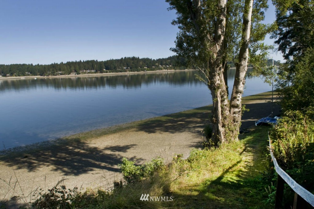 7729 Cooper Point Road Northwest Olympia, WA 98502 - Photo 6 of 15 Gallery Image 6