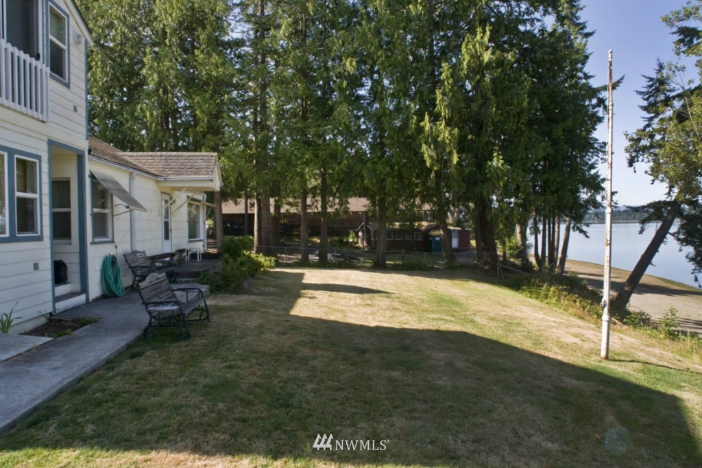 7729 Cooper Point Road Northwest Olympia, WA 98502 - Photo 9 of 15 Gallery Image 9