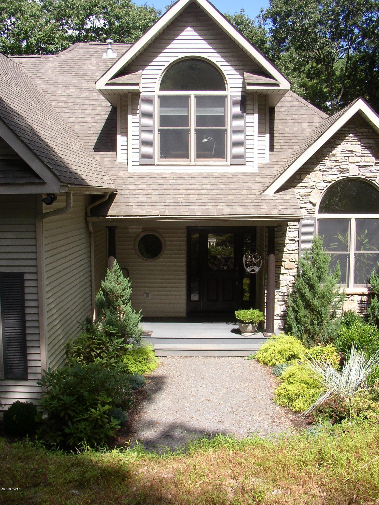 129 Mill Ridge Drive Milford, PA 18337 - Photo 3 of 35