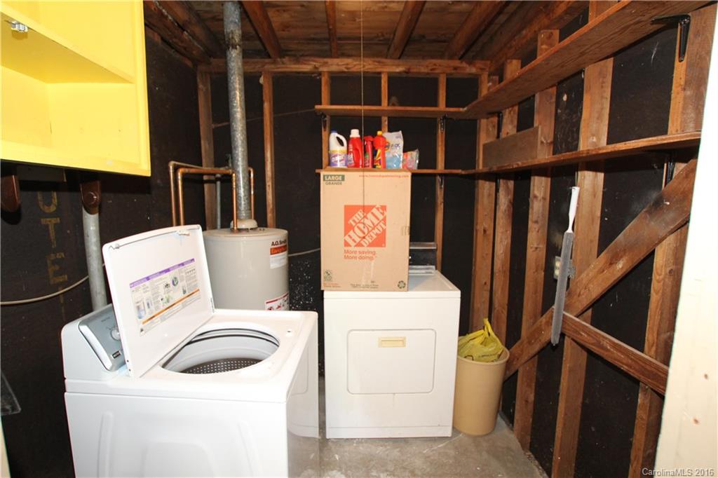 825 Manhasset Road Charlotte, NC 28209 - Photo 17 of 20 a utility room with dryer and washer