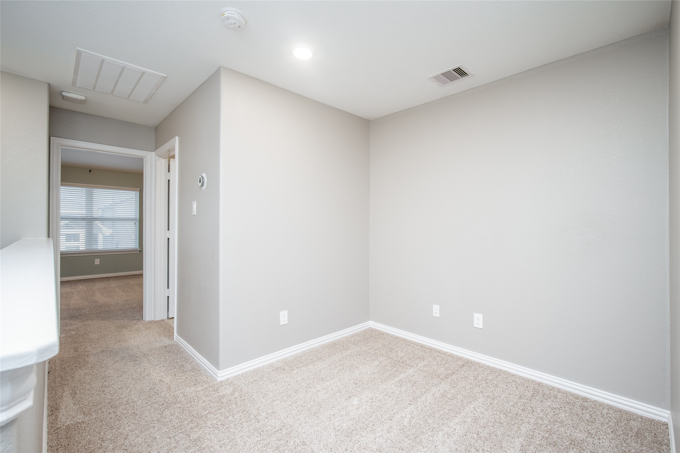 1826 Ryon Falls Drive Richmond, TX 77469 - Photo 20 of 35 an empty room with a bathroom