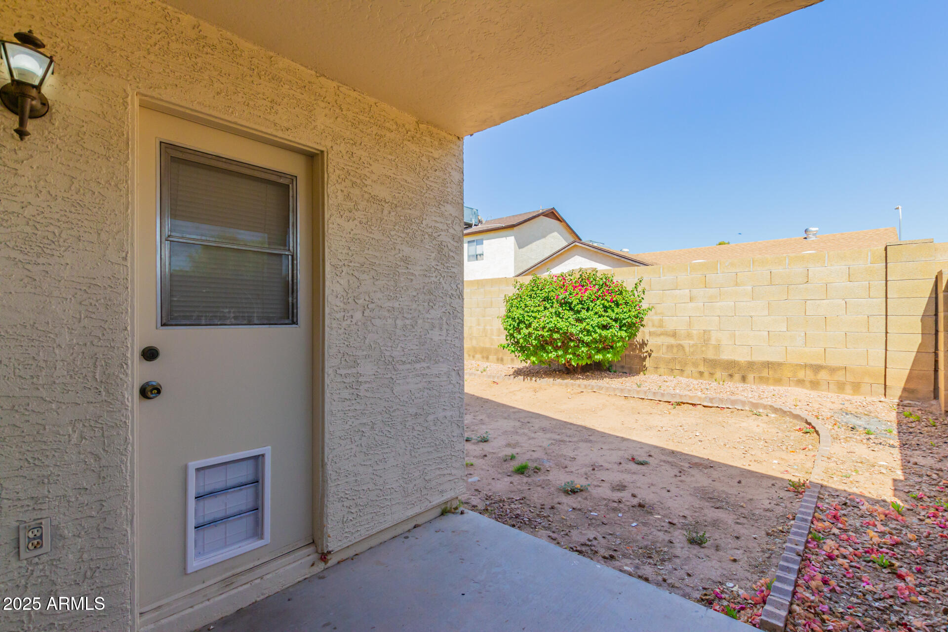 10015 North 66th Drive Glendale, AZ 85302 - Photo 15 of 20 a view of a backyard of the house