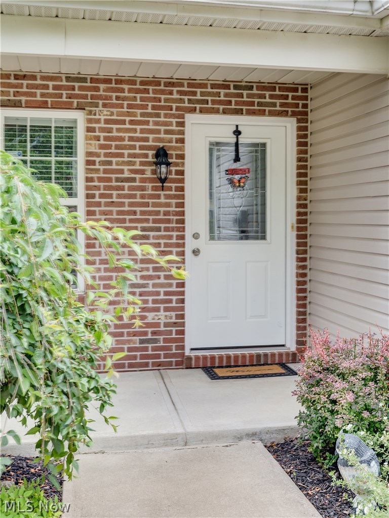 6866 Franke Road Middleburg Heights, OH 44130 - Photo 4 of 33