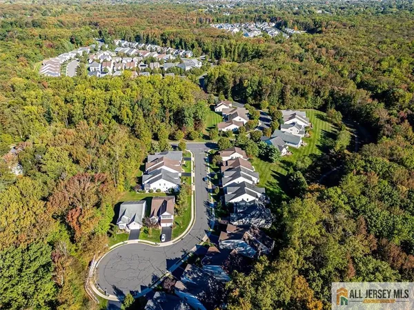$724,900 | 2 Talcott Court, Kendall Park, NJ 08824