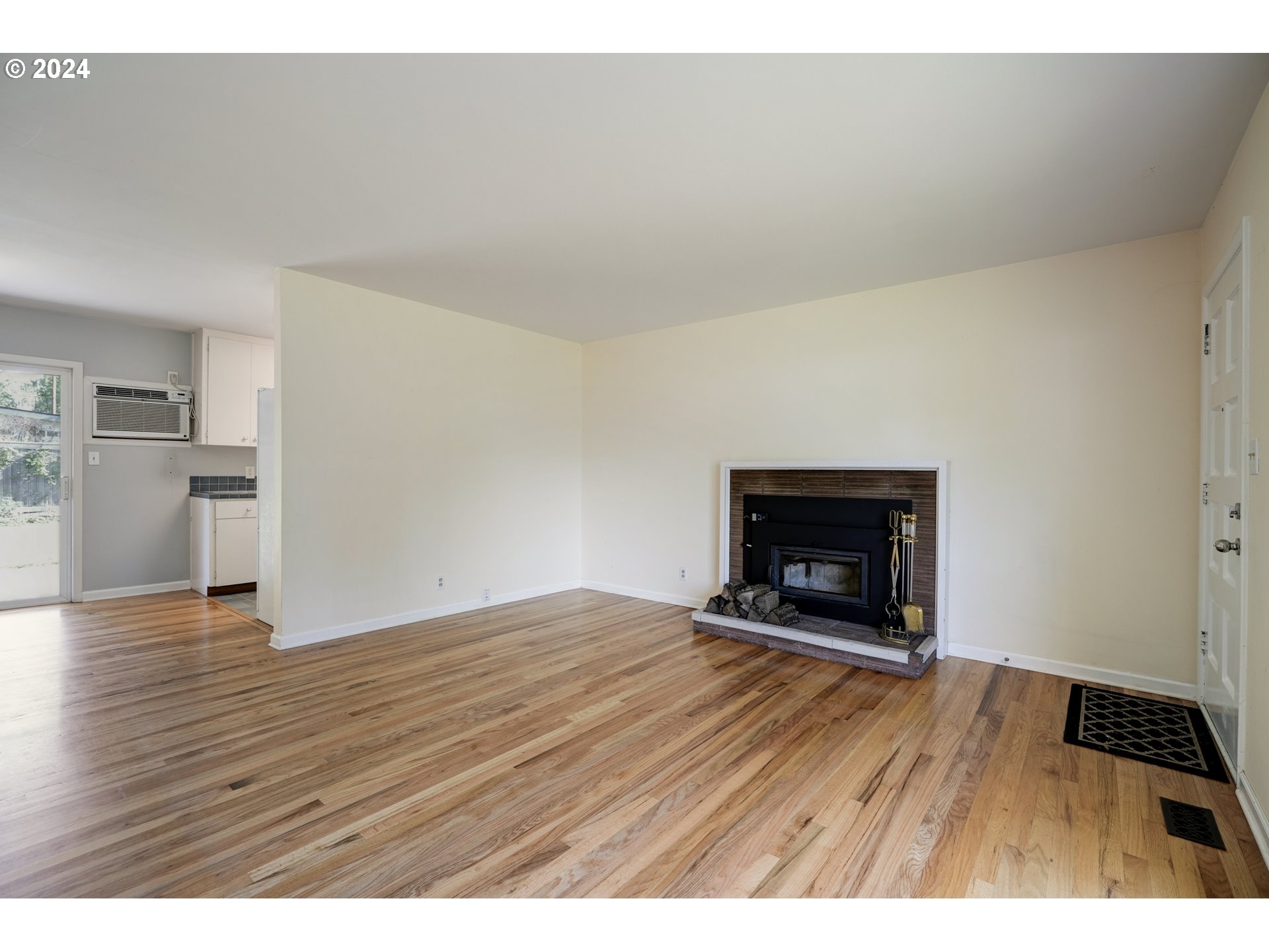 11575 Southwest 13th Street Beaverton, OR 97005 - Photo 11 of 36 Gallery Image 11
