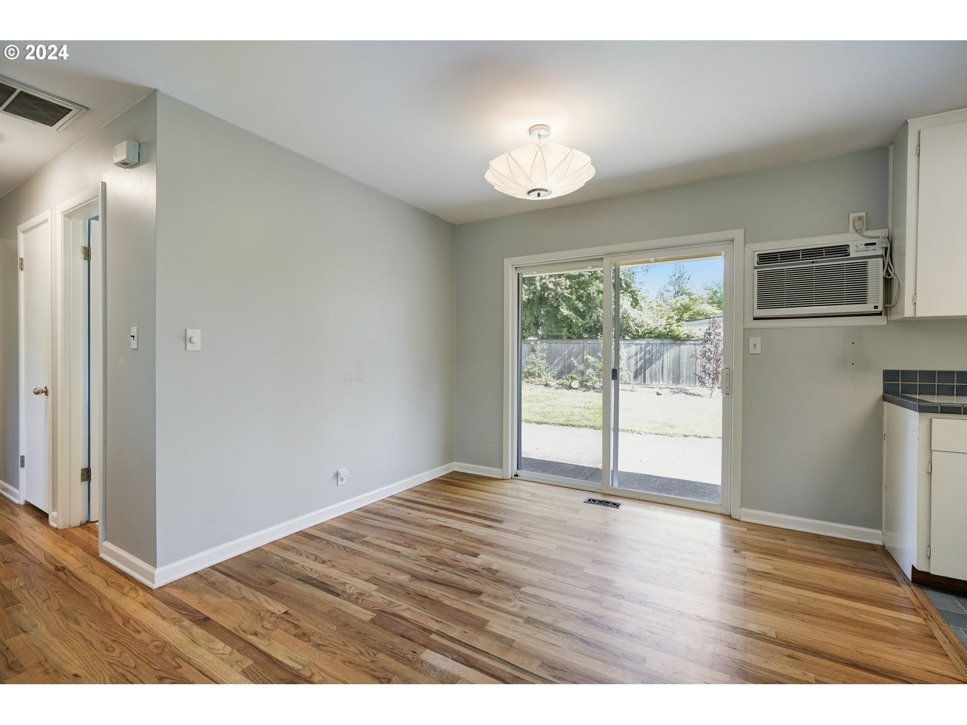 11575 Southwest 13th Street Beaverton, OR 97005 - Photo 13 of 36 Gallery Image 13