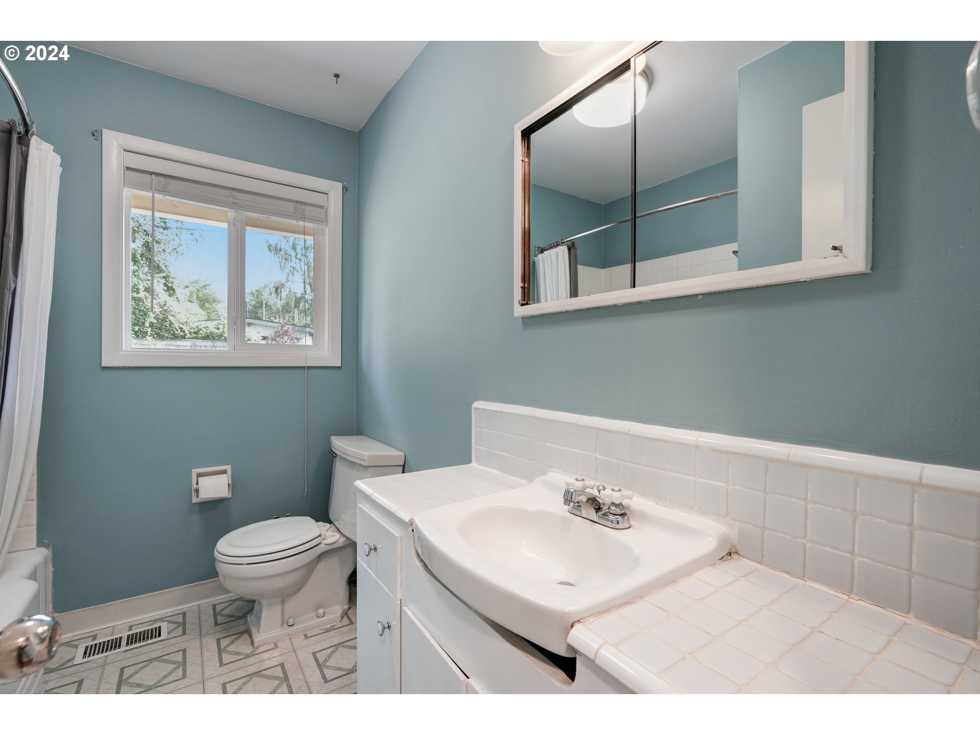 11575 Southwest 13th Street Beaverton, OR 97005 - Photo 28 of 36 Gallery Image 28