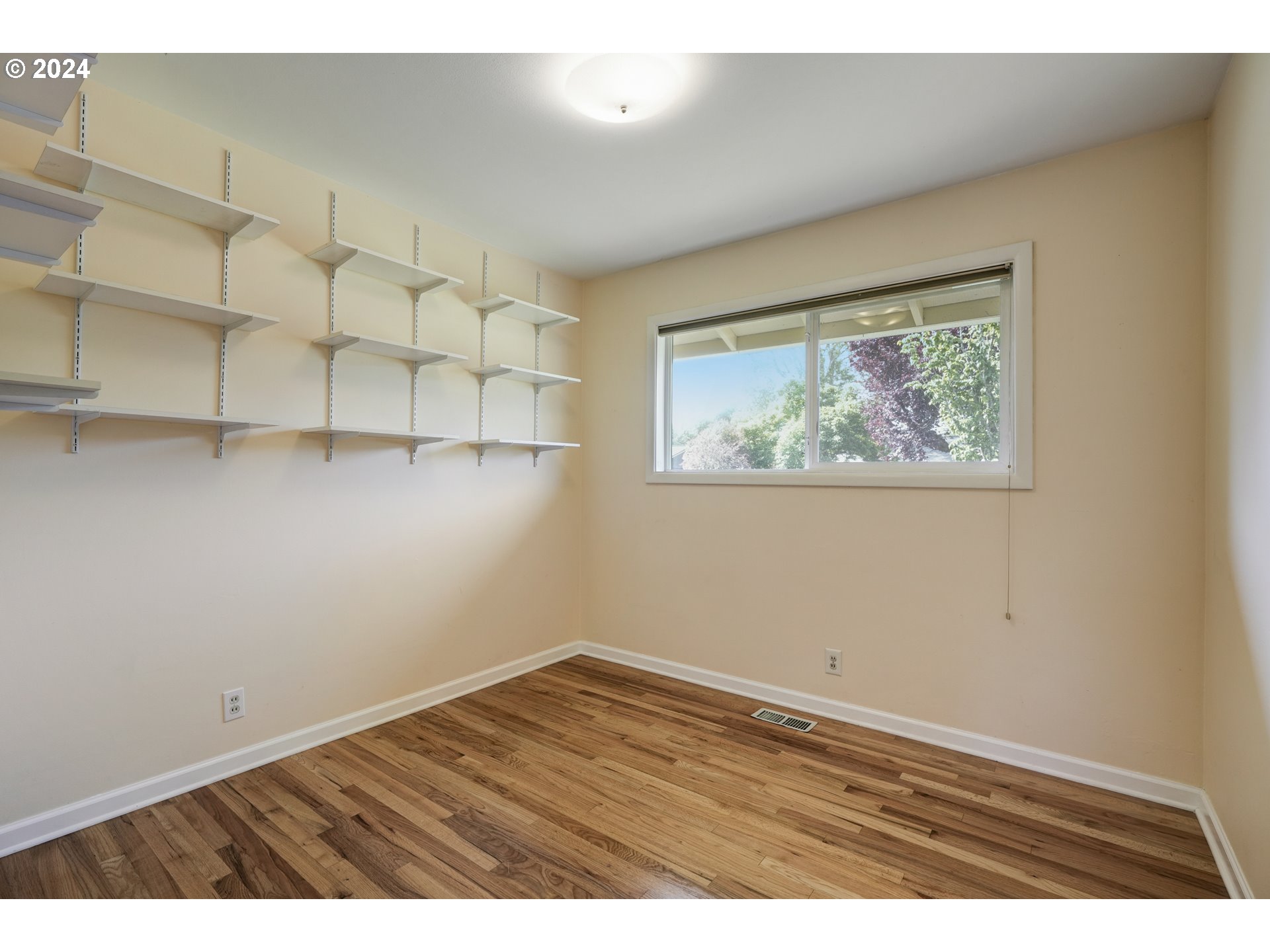 11575 Southwest 13th Street Beaverton, OR 97005 - Photo 29 of 36 Gallery Image 29