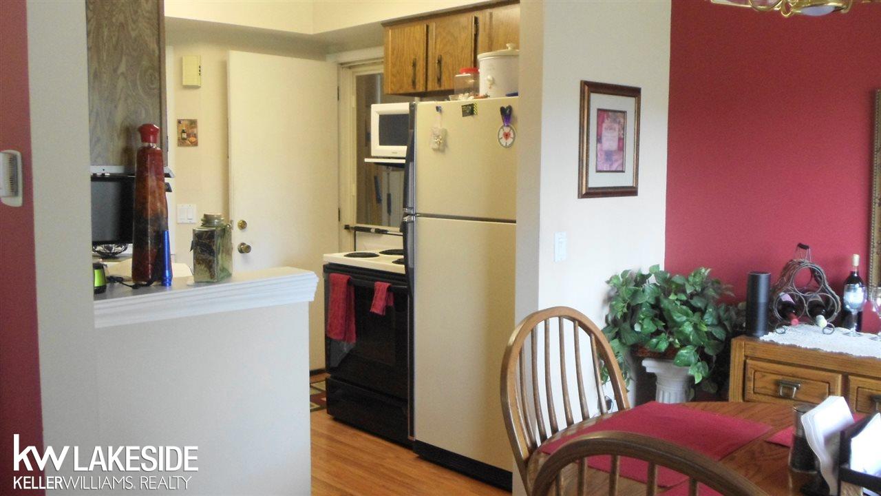 51170 South Foster Road New Baltimore, MI 48047 - Photo 10 of 35 Entrance to kitchen