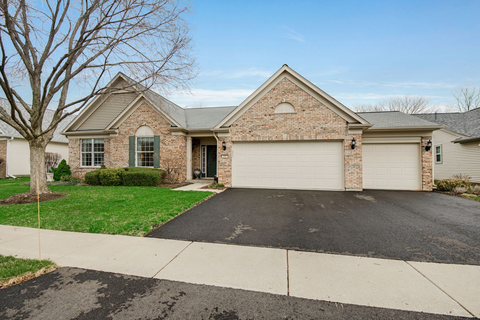 585 Tuscan View Elgin, IL 60124 - Photo 2 of 27