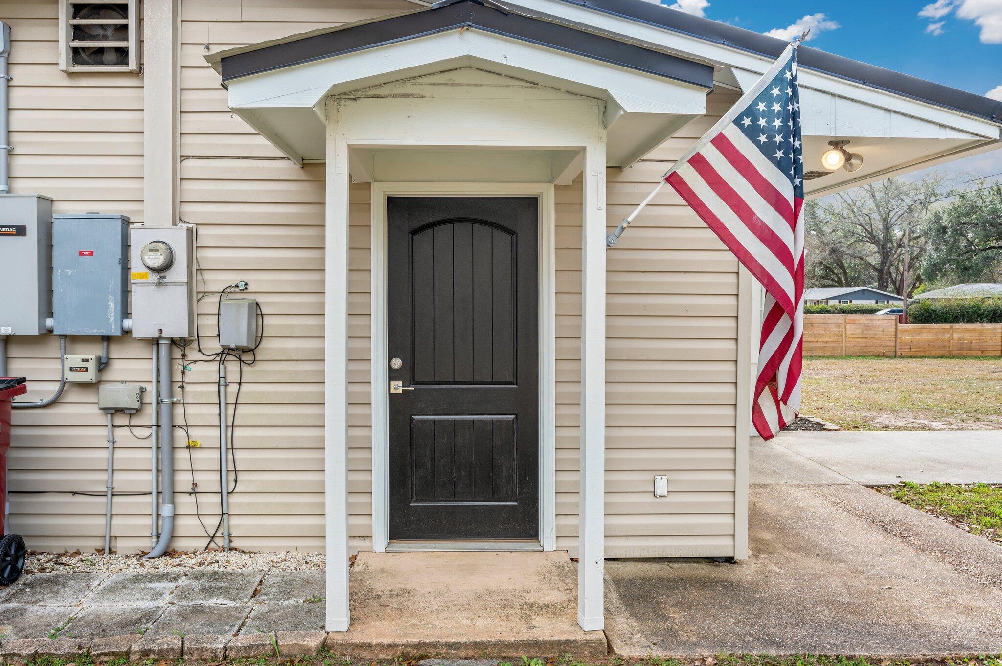149 Shady Lane Crestview, FL 32536 - Photo 5 of 50 a view of front door and small space