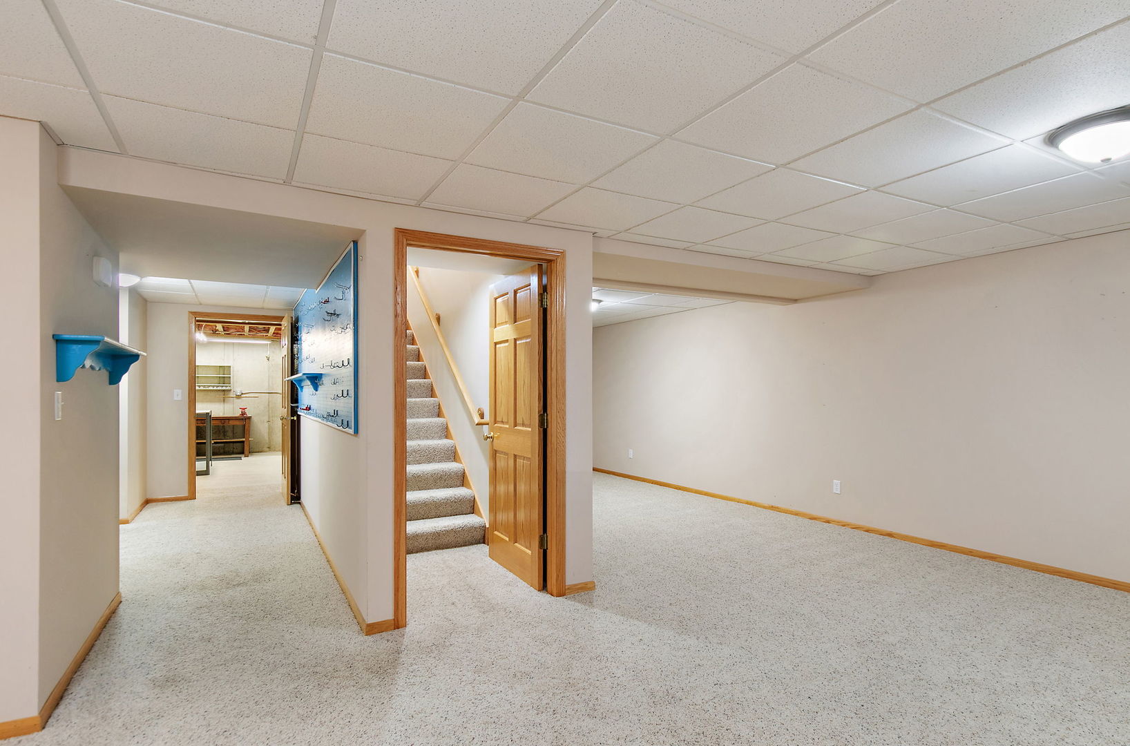 543 Brant Circle DeKalb, IL 60115 - Photo 19 of 28 en empty room with wooden floor and windows