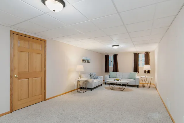 $349,900 | 543 Brant Circle, DeKalb, IL 60115