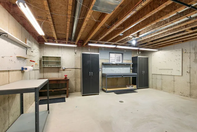 $349,900 | 543 Brant Circle, DeKalb, IL 60115