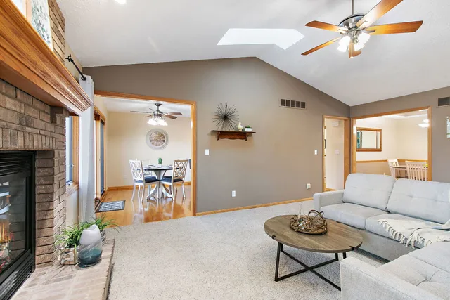 $349,900 | 543 Brant Circle, DeKalb, IL 60115