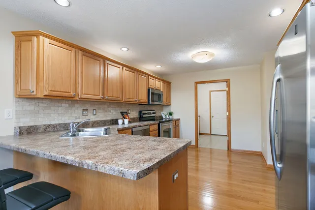 $349,900 | 543 Brant Circle, DeKalb, IL 60115