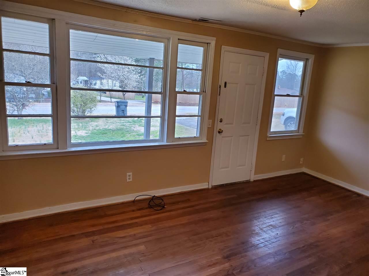 435 South Fairfield Road Greenville, SC 29605 - Photo 2 of 18 Gallery Image 2