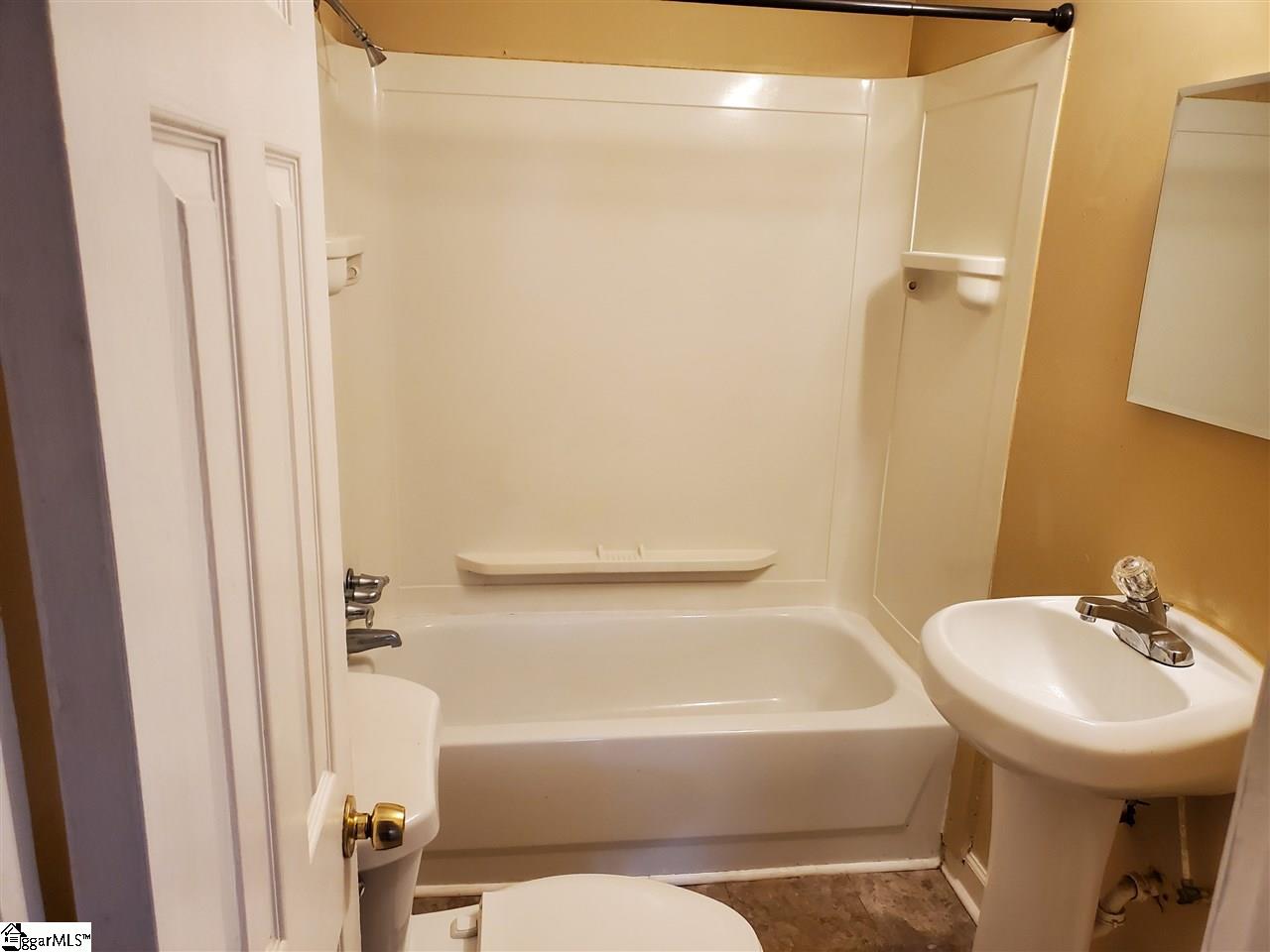 435 South Fairfield Road Greenville, SC 29605 - Photo 12 of 18 Gallery Image 12