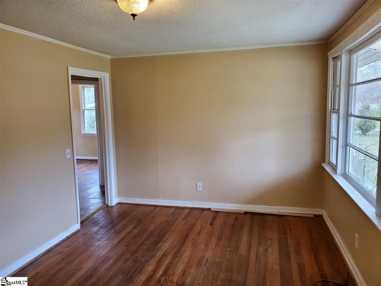 435 South Fairfield Road Greenville, SC 29605 - Photo 3 of 18 Gallery Image 3