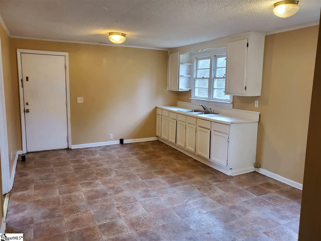 435 South Fairfield Road Greenville, SC 29605 - Photo 4 of 18 Gallery Image 4