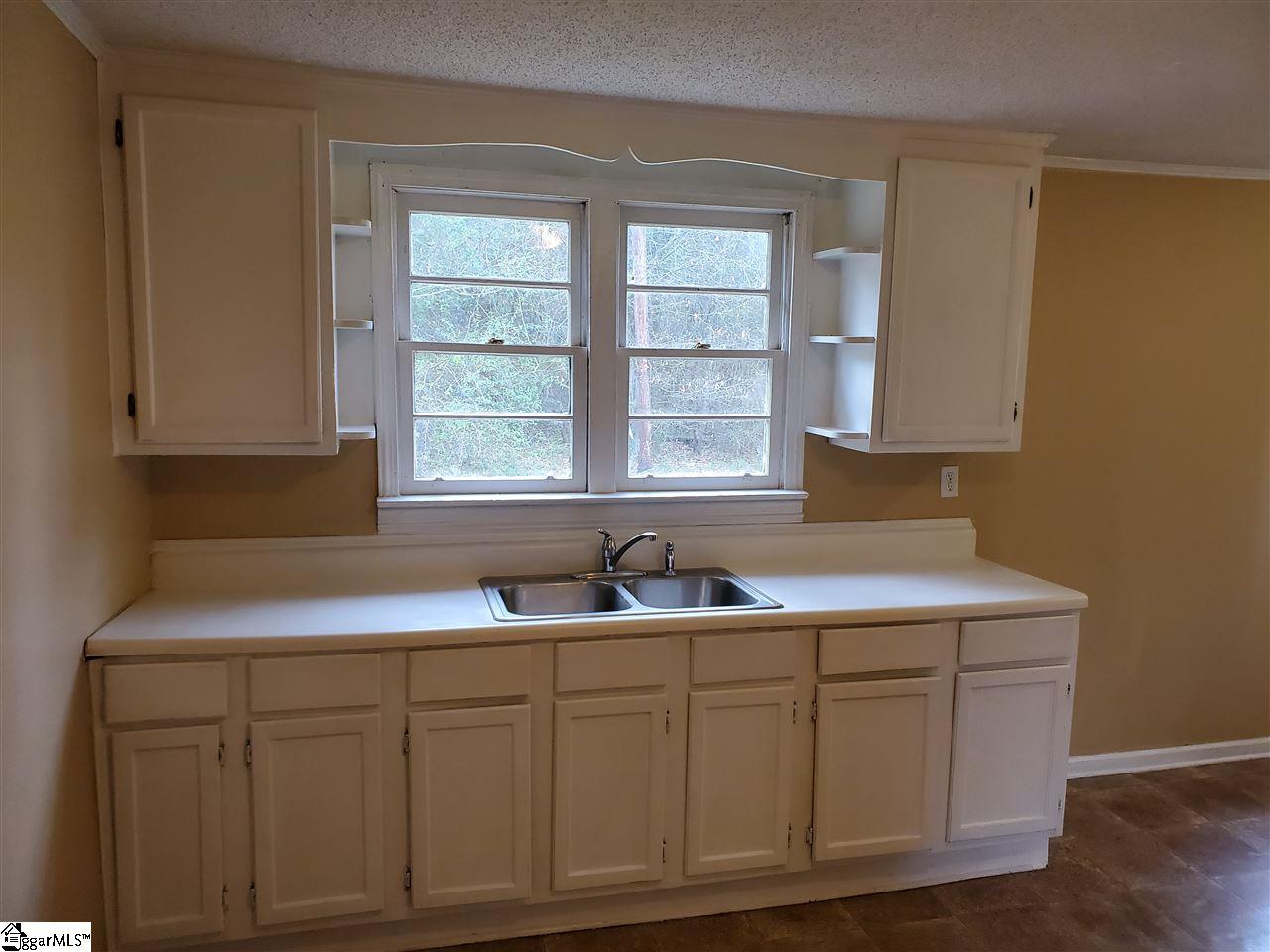 435 South Fairfield Road Greenville, SC 29605 - Photo 5 of 18 Gallery Image 5