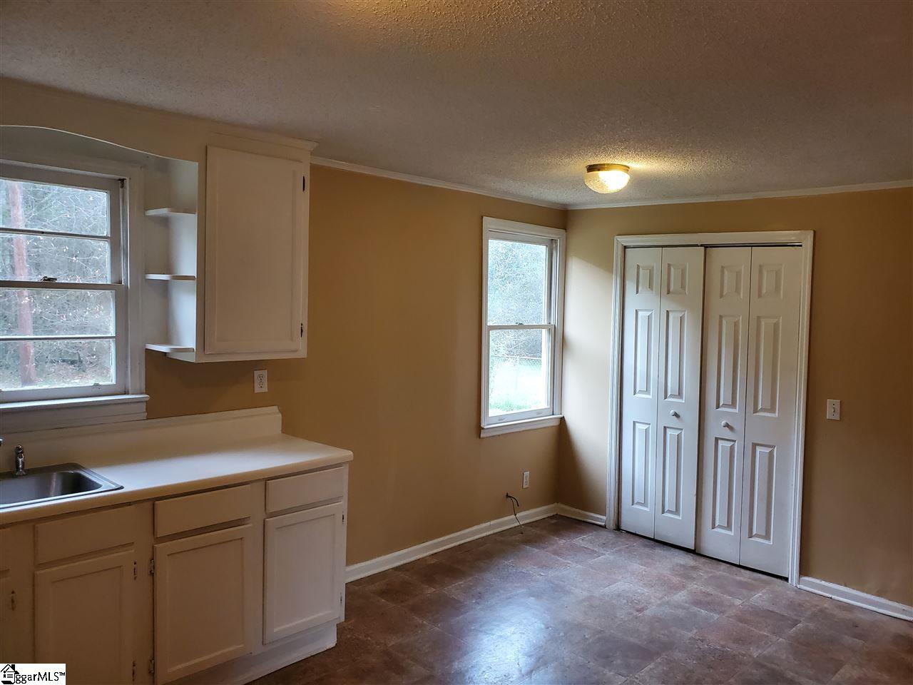 435 South Fairfield Road Greenville, SC 29605 - Photo 6 of 18 Gallery Image 6