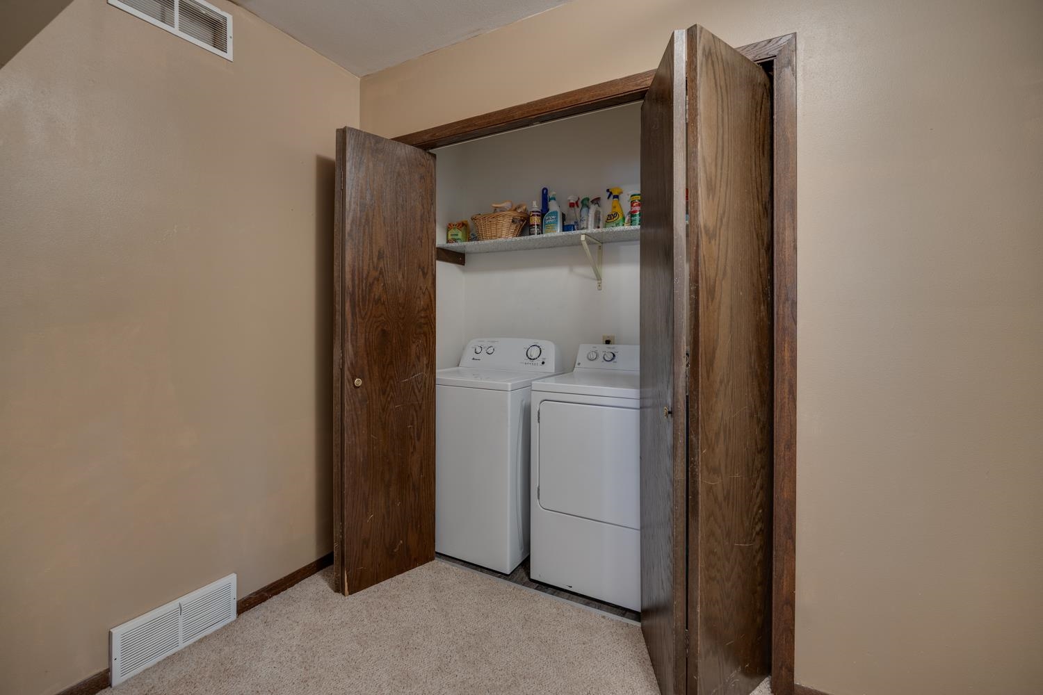 2806 Warner Street Madison, WI 53713 - Photo 15 of 36 Gallery Image 15